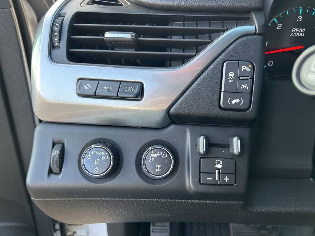 Used 2019 Chevrolet Suburban Premier image 25