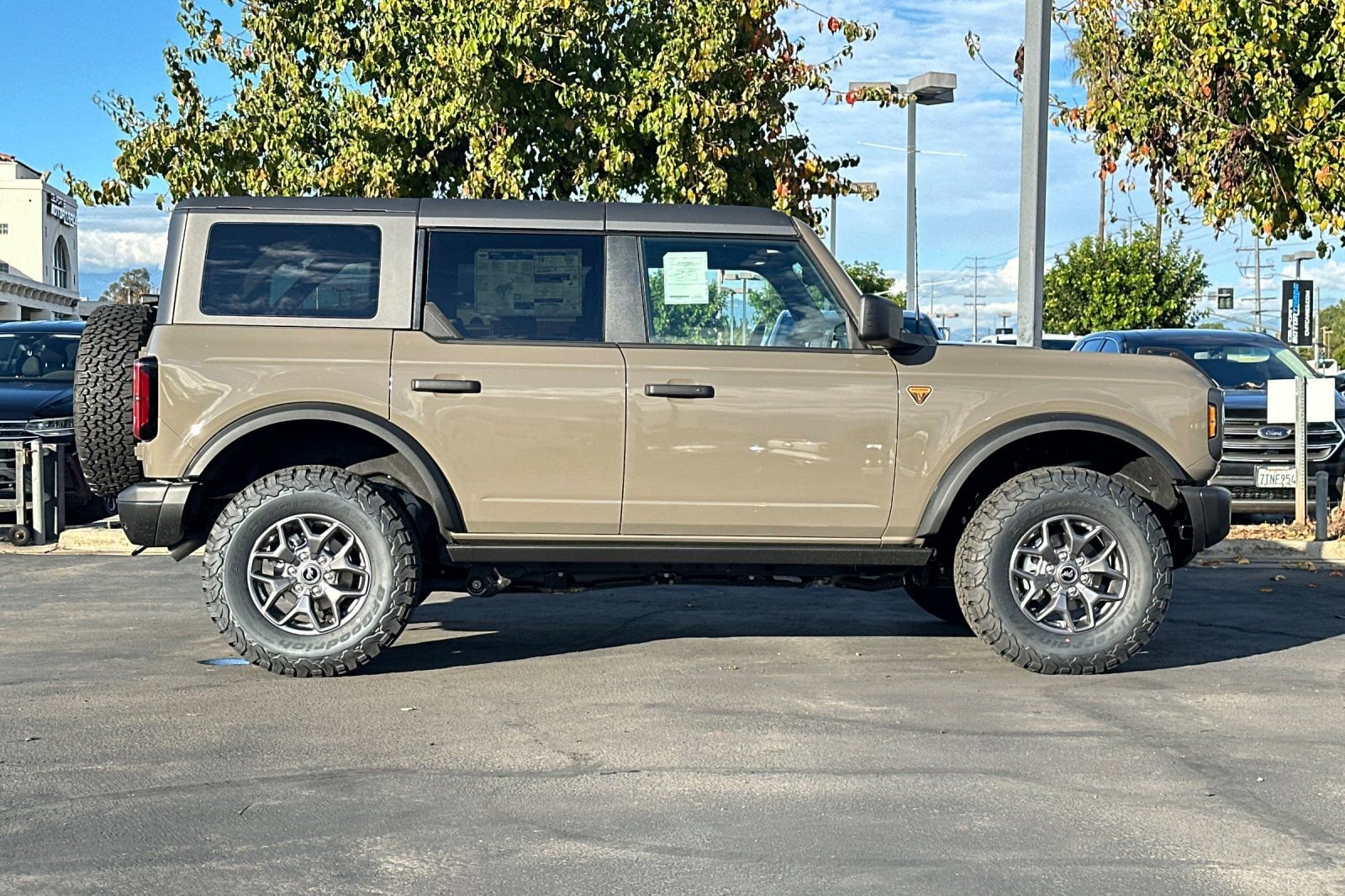 New 2025 Ford Bronco Badlands video 3