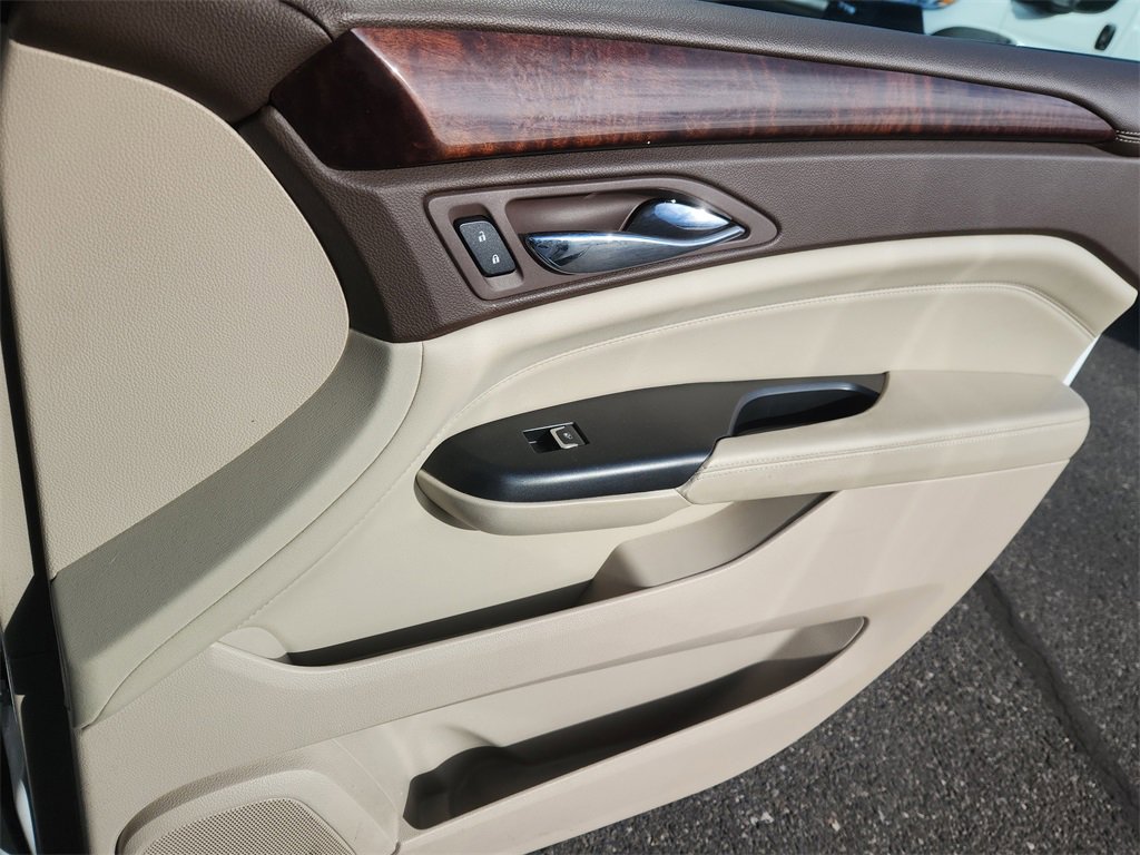 Used 2015 Cadillac SRX Luxury w/ Trailering Package image 16