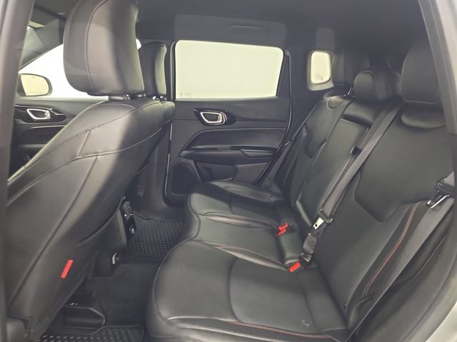 Used 2025 Jeep Compass Trailhawk AWD/4WD image 16