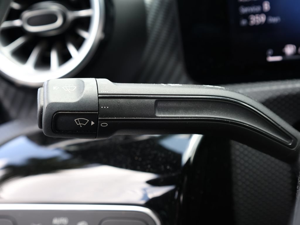 Used 2024 Mercedes-Benz CLA 250 image 35