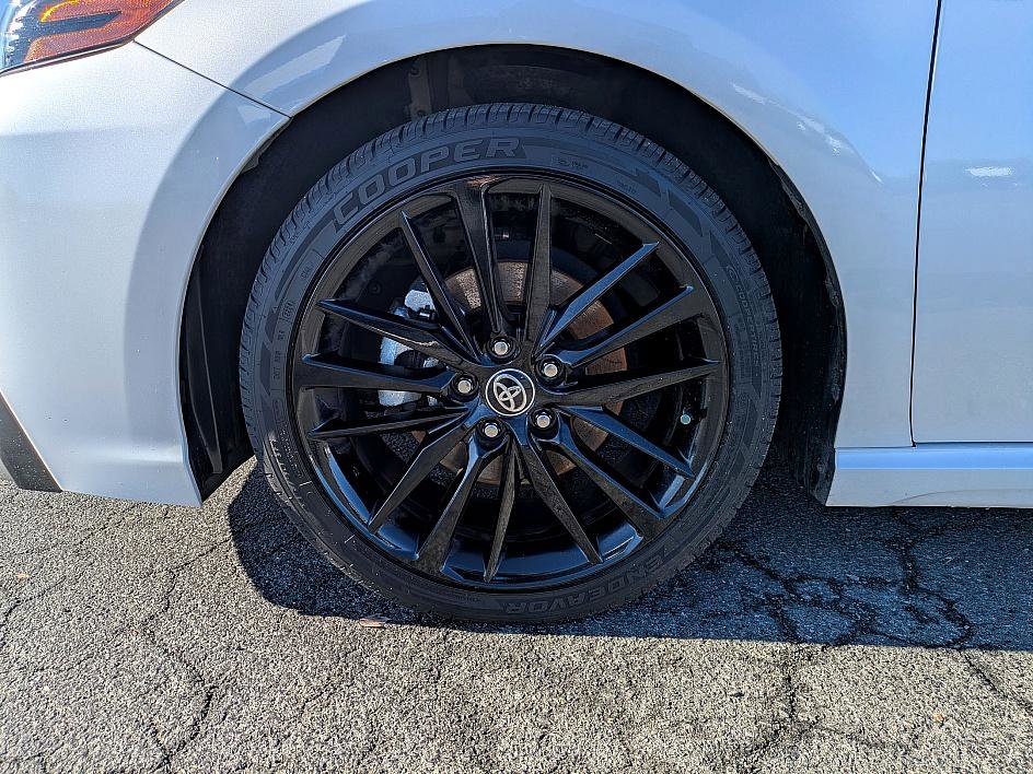 Used 2021 Toyota Camry XSE image 10