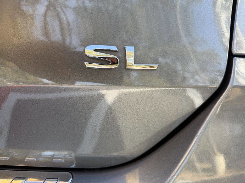 Used 2017 Nissan Rogue SL w/ SL Premium Package FWD image 10