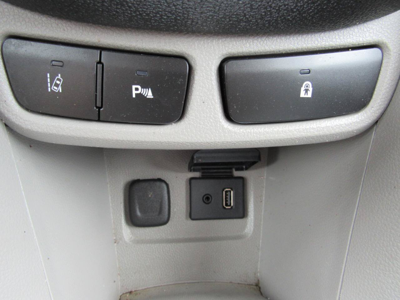 Used 2013 Buick Encore Premium AWD/4WD image 21