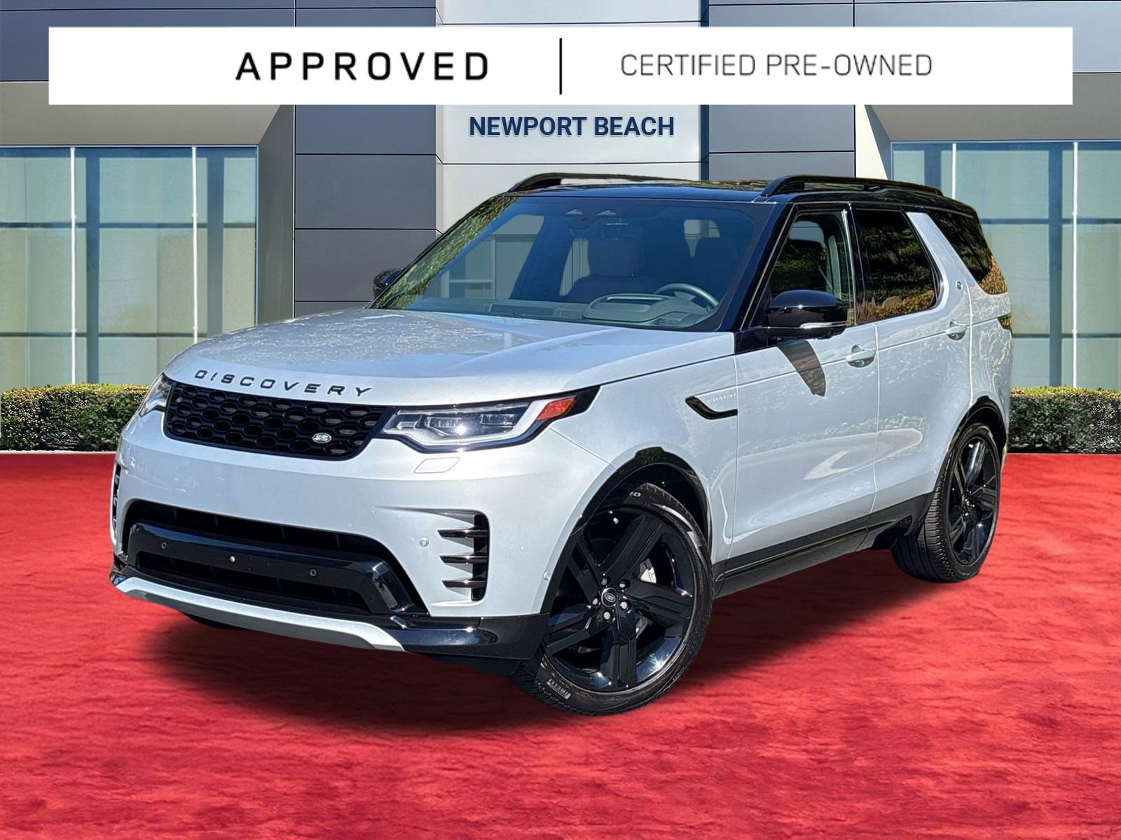 Certified 2024 Land Rover Discovery Dynamic SE image 1