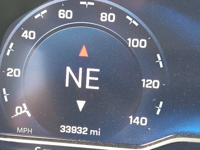 Used 2024 Chevrolet Tahoe Z71 w/ Luxury Package AWD/4WD image 4