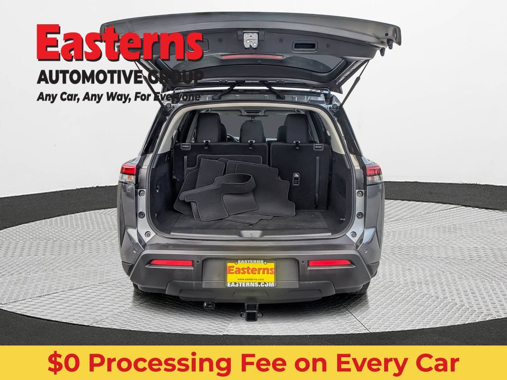 Used 2022 Nissan Pathfinder SV AWD/4WD image 16