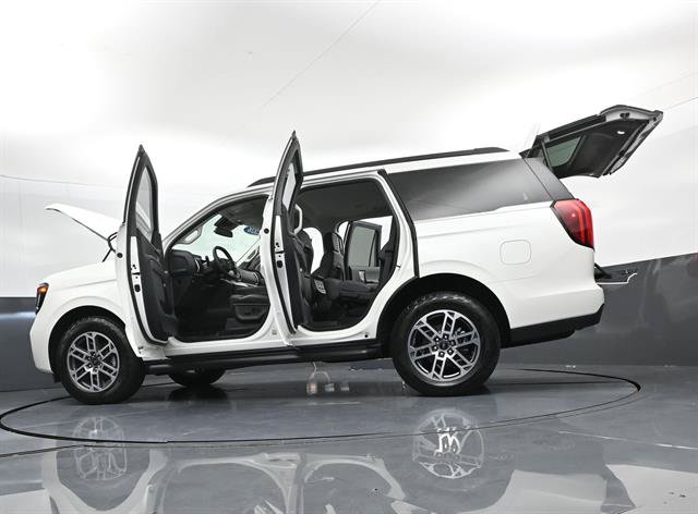 Certified 2026 Ford Expedition Active AWD/4WD image 47