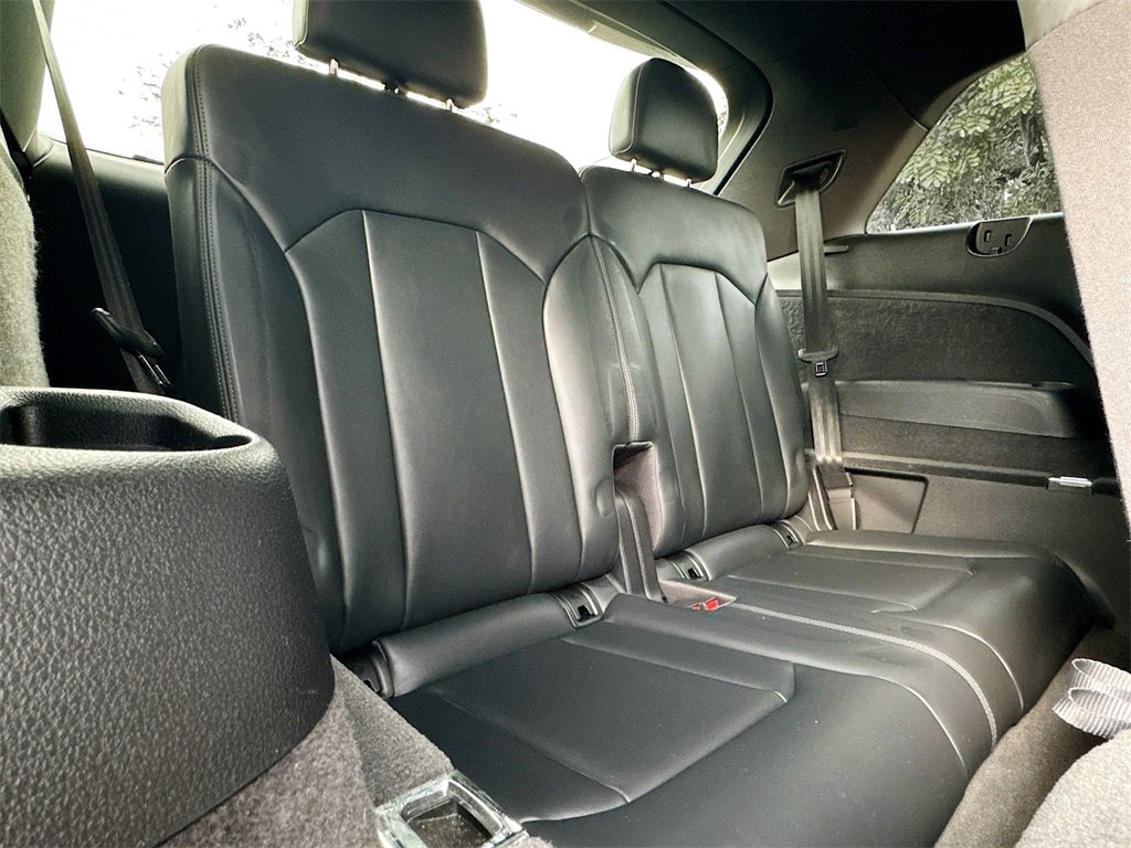 Used 2021 Audi SQ7 Premium Plus w/ Driver Assistance Package image 30