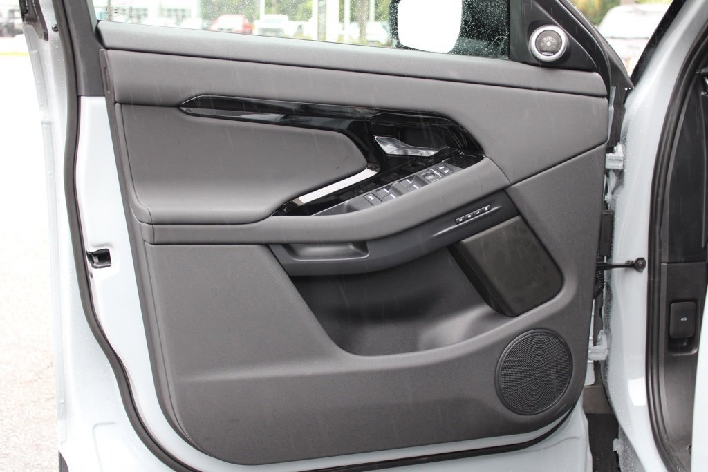 Used 2026 Land Rover Range Rover Evoque S image 8