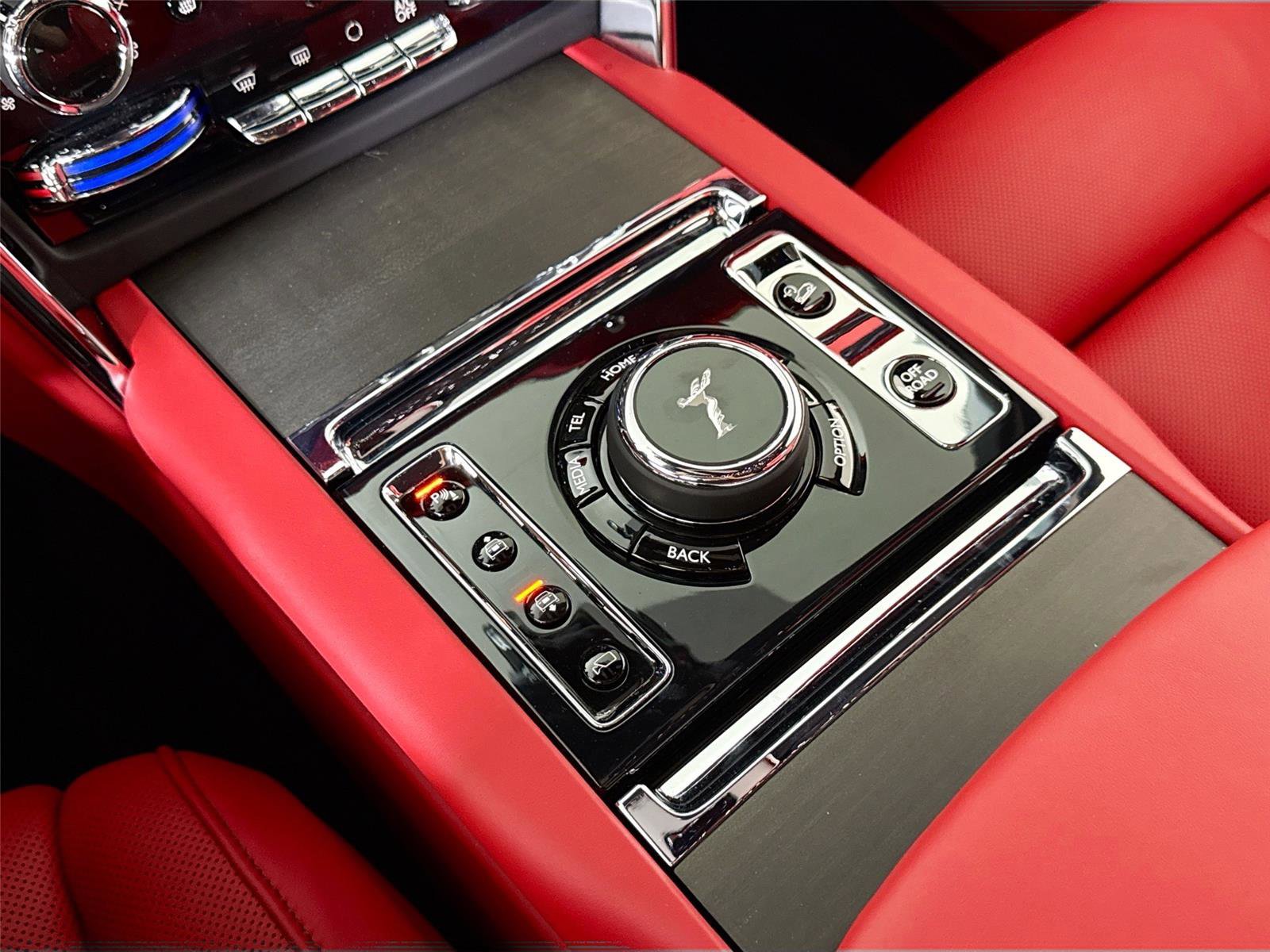 Used 2025 Rolls-Royce Cullinan image 23