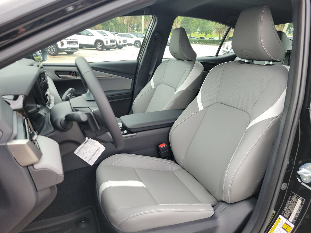 Used 2026 Toyota Camry SE FWD image 17