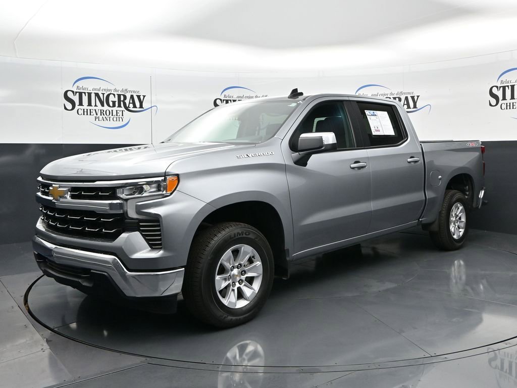 Used 2025 Chevrolet Silverado 1500 LT image 3