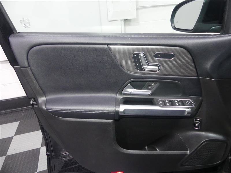 Used 2020 Mercedes-Benz GLB 250 4MATIC image 18