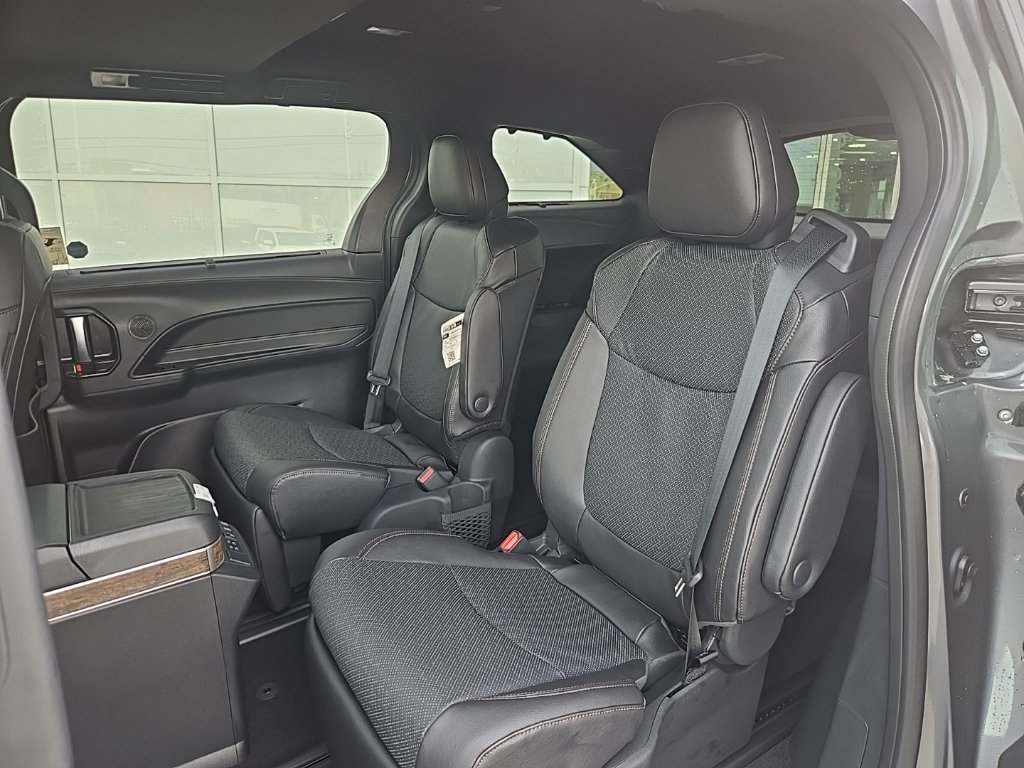 New 2026 Toyota Sienna Platinum AWD/4WD image 27
