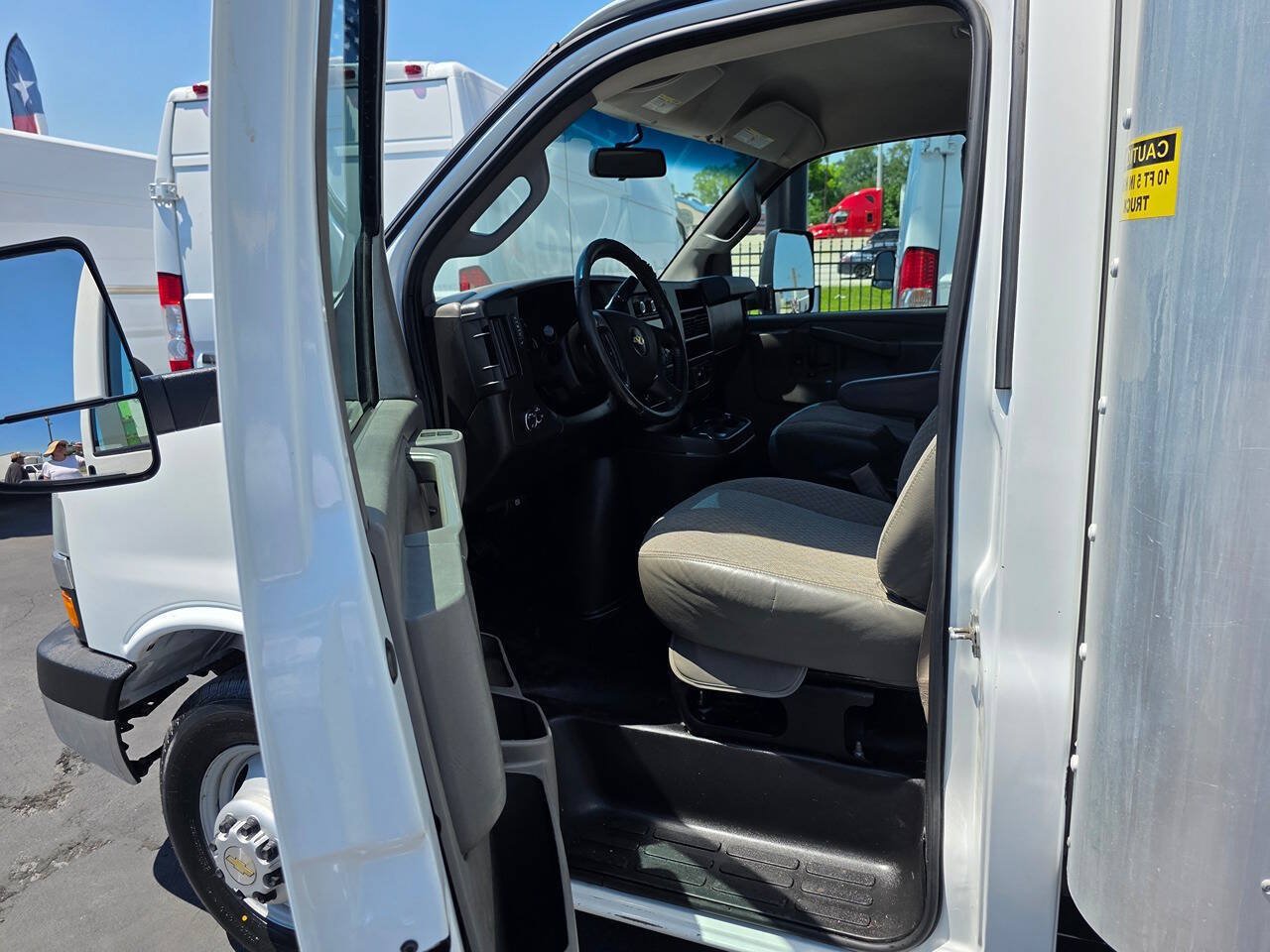 Used 2020 Chevrolet Express 3500 Extended w/ Power Convenience Package RWD image 15