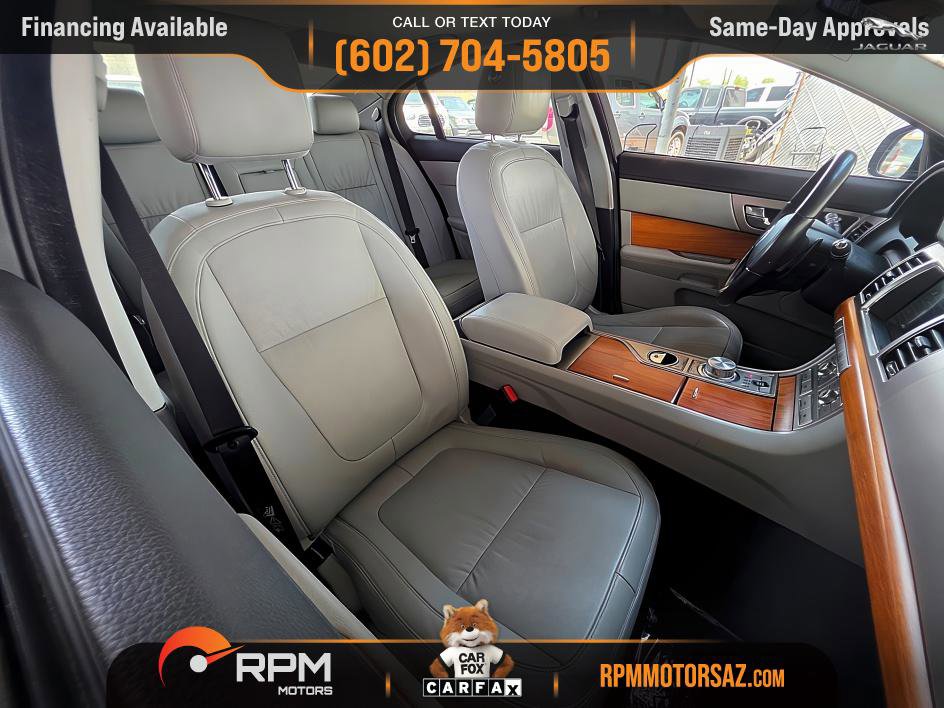 Used 2010 Jaguar XF Luxury image 15
