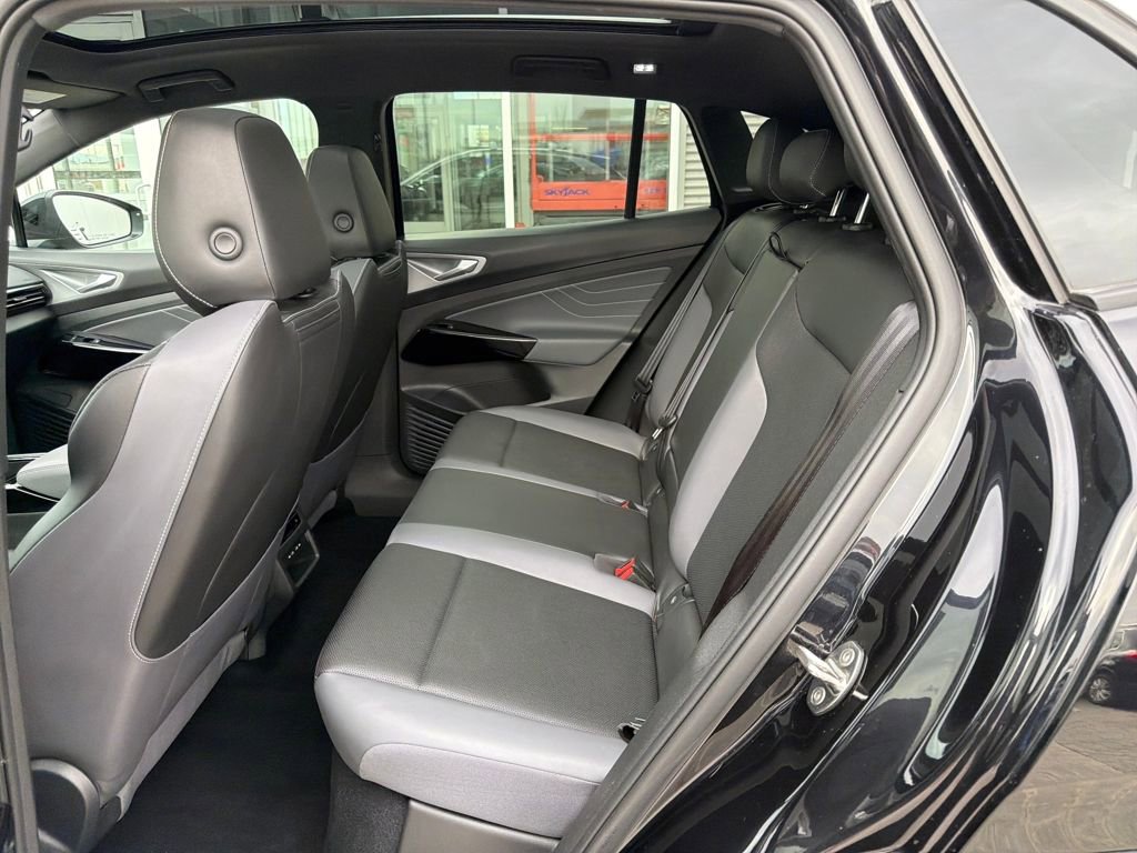 Used 2023 Volkswagen ID.4 Pro S Plus image 12
