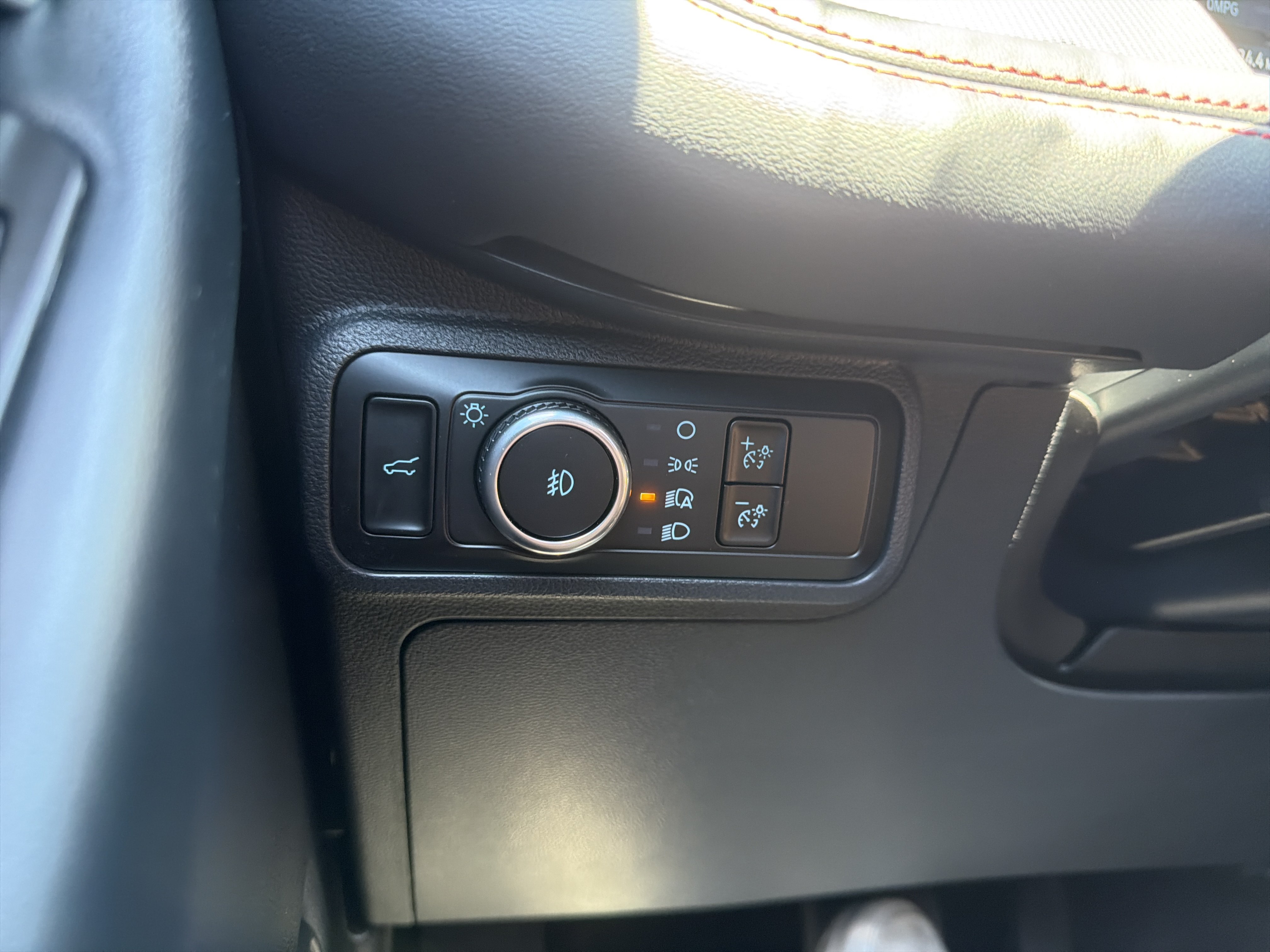 Used 2025 Ford Explorer ST AWD/4WD image 34