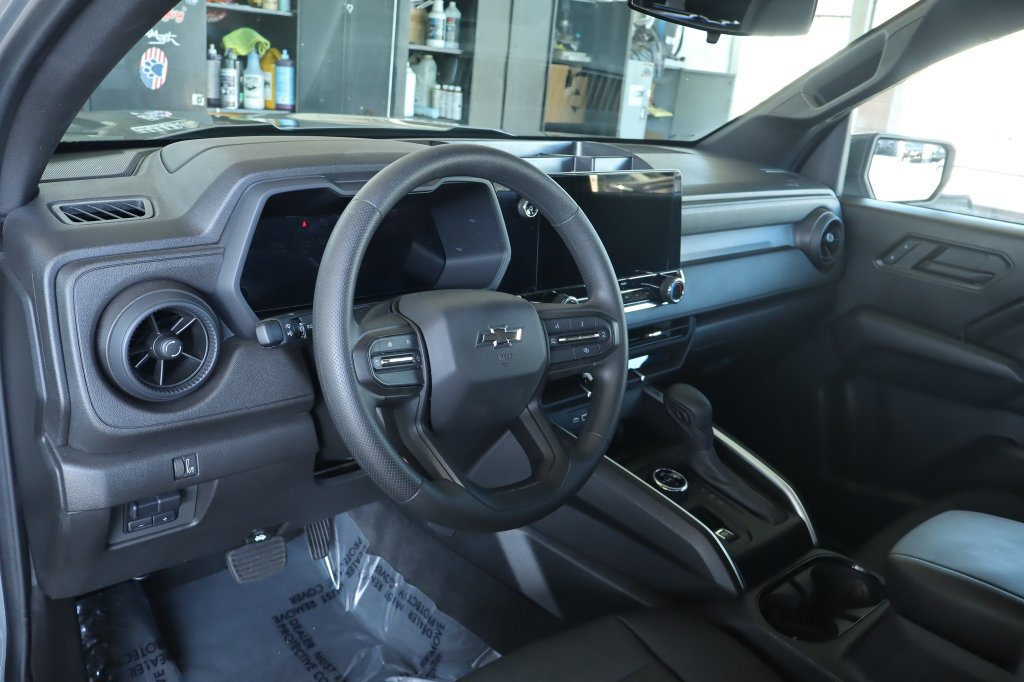 Used 2025 Chevrolet Colorado Trail Boss AWD/4WD image 18