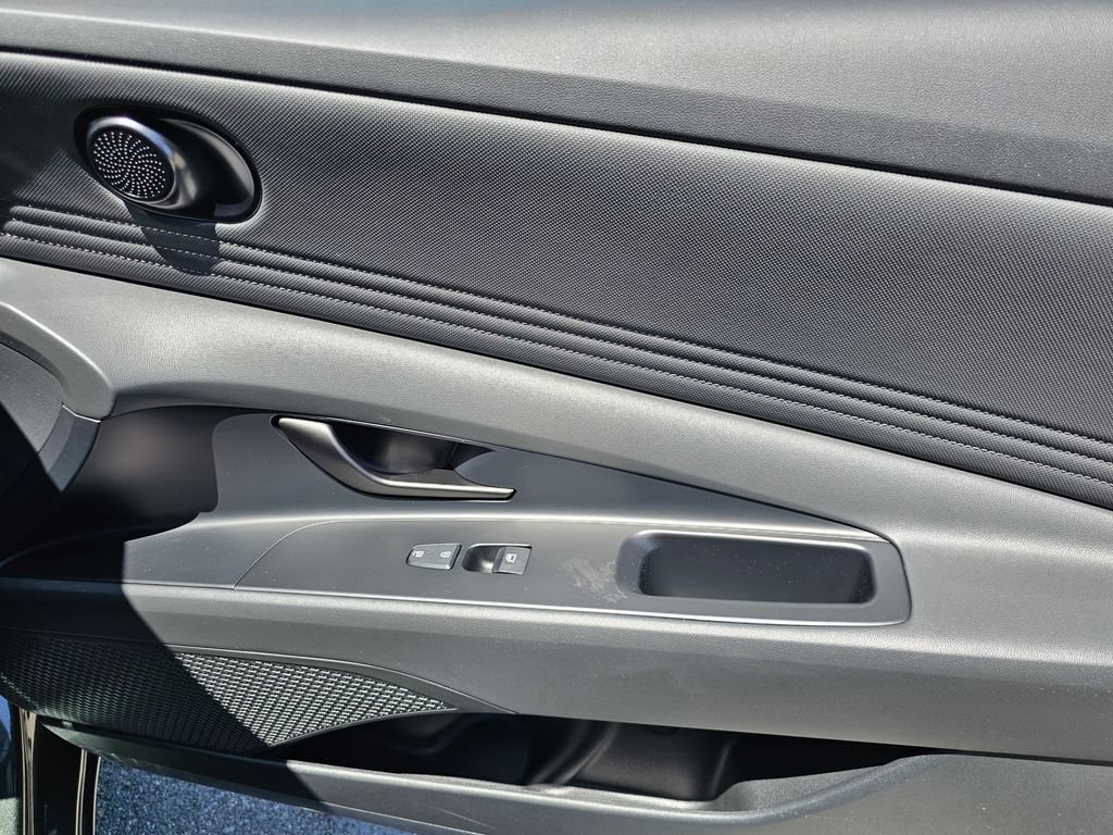 Certified 2026 Hyundai Elantra Sport FWD image 12