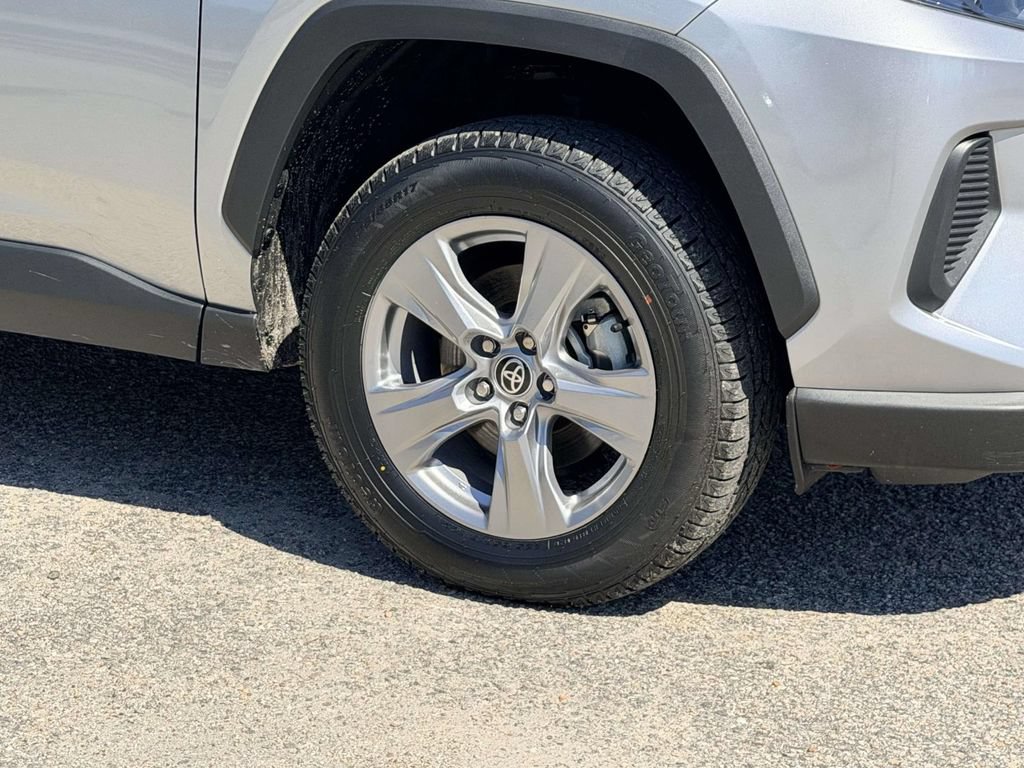 Certified 2022 Toyota RAV4 XLE w/ Convenience Package AWD/4WD image 26