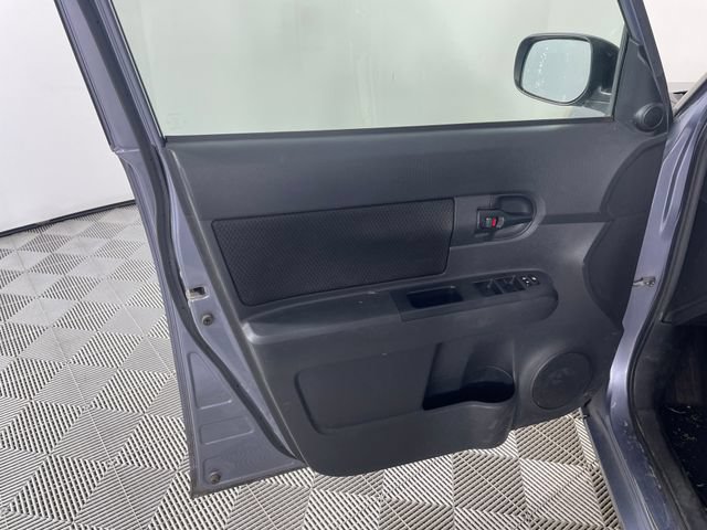Used 2009 Scion xB FWD image 11
