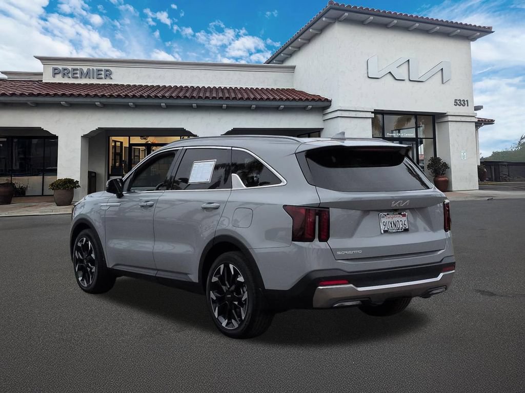 Certified 2025 Kia Sorento EX w/ Panoramic Sunroof Package FWD image 6