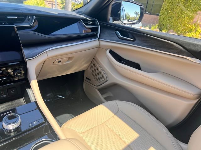 Used 2022 Jeep Grand Cherokee Limited 4xe w/ Luxury Tech Group II image 23