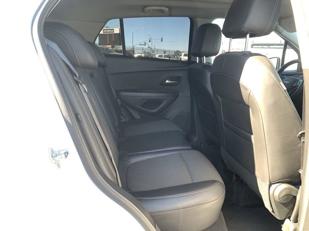 Certified 2022 Chevrolet Trax LT w/ LT Convenience Package image 25