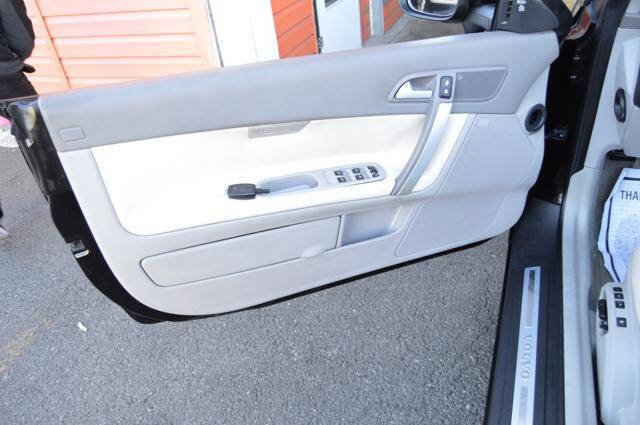 Used 2011 Volvo C70 T5 w/ Convenience Pkg image 36