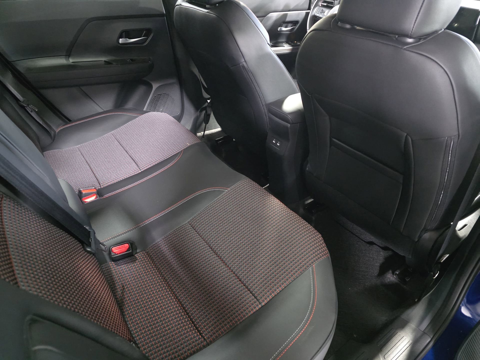 New 2026 Nissan Kicks SR w/ Cold Weather Package image 11