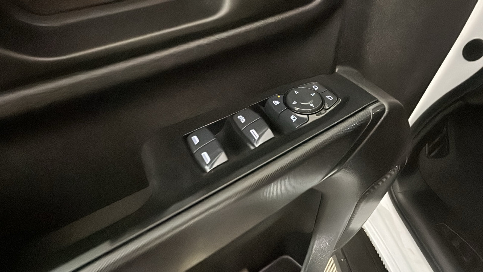 Used 2024 Chevrolet Silverado 2500 Custom w/ Custom Value Package AWD/4WD image 13