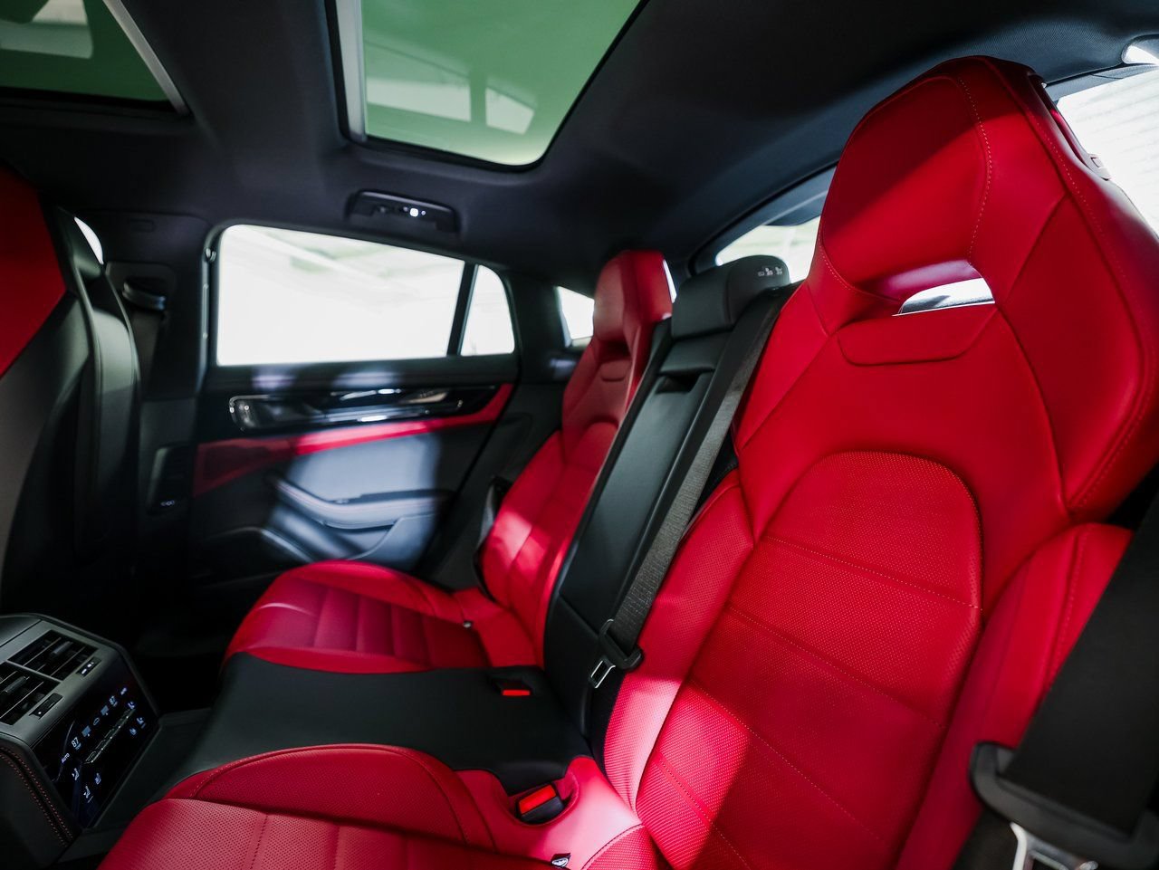 New 2026 Porsche Panamera RWD image 24