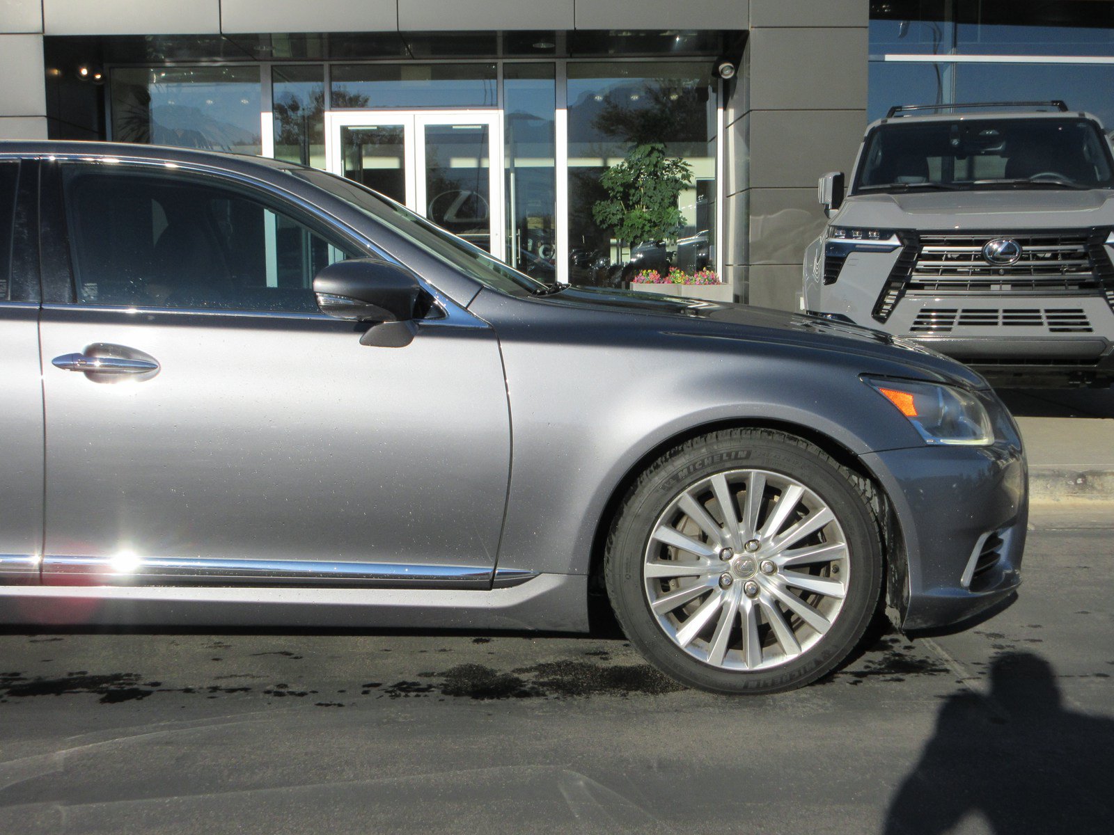 Used 2013 Lexus LS 460 AWD w/ Comfort Pkg image 13