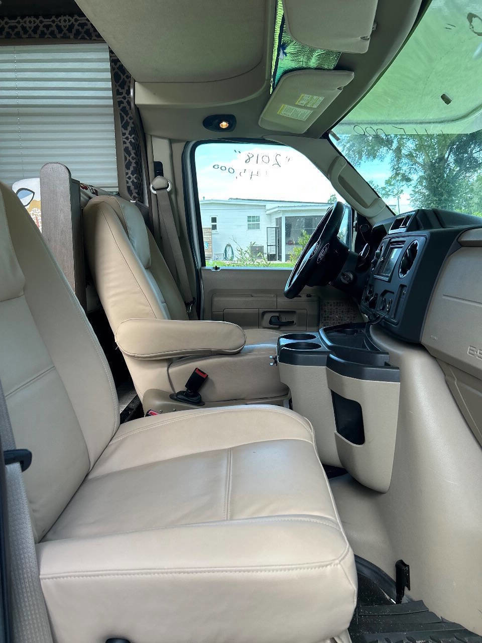 Used 2017 Ford E-450 and Econoline 450 Super Duty w/ Motorhome Prep Package image 13