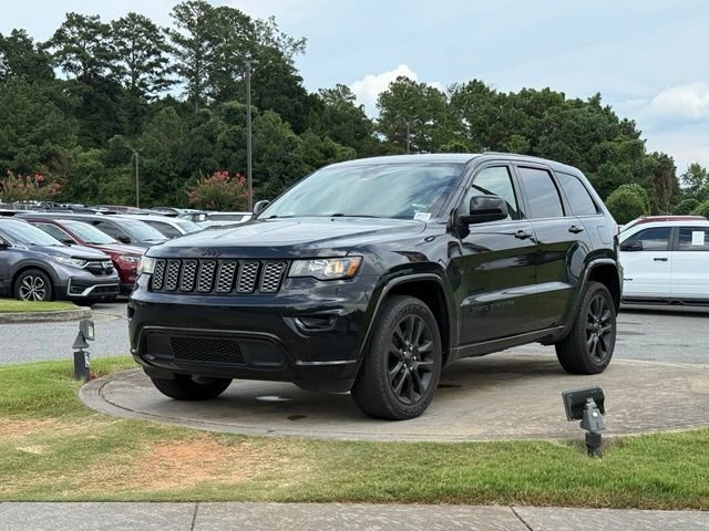 Used 2021 Jeep Grand Cherokee Laredo X AWD/4WD image 3