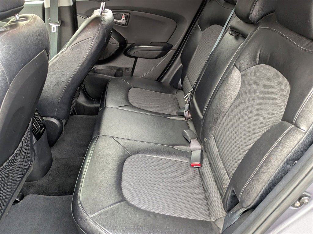 Used 2015 Hyundai Tucson SE image 12