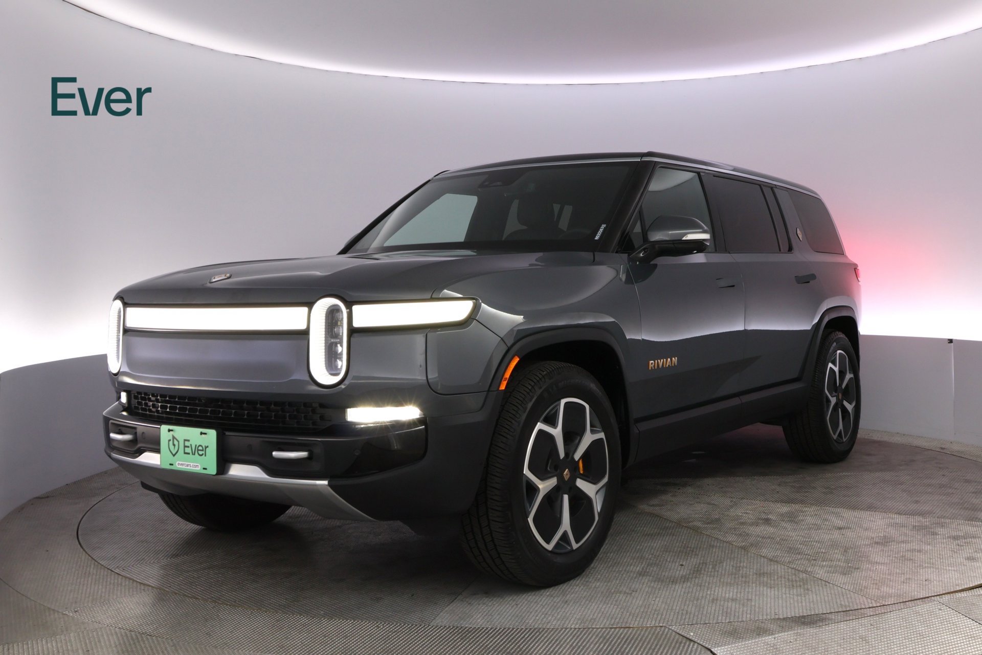 Used 2024 Rivian R1S Adventure Quad AWD/4WD image 2