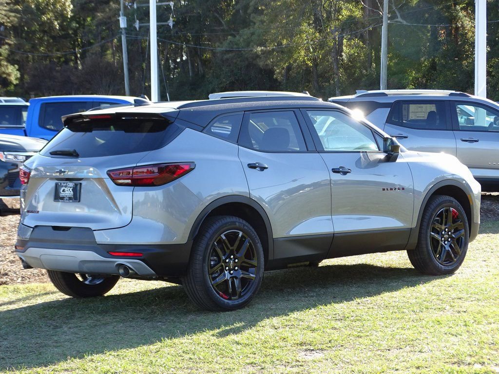 New 2025 Chevrolet Blazer LT w/ Redline Edition image 3