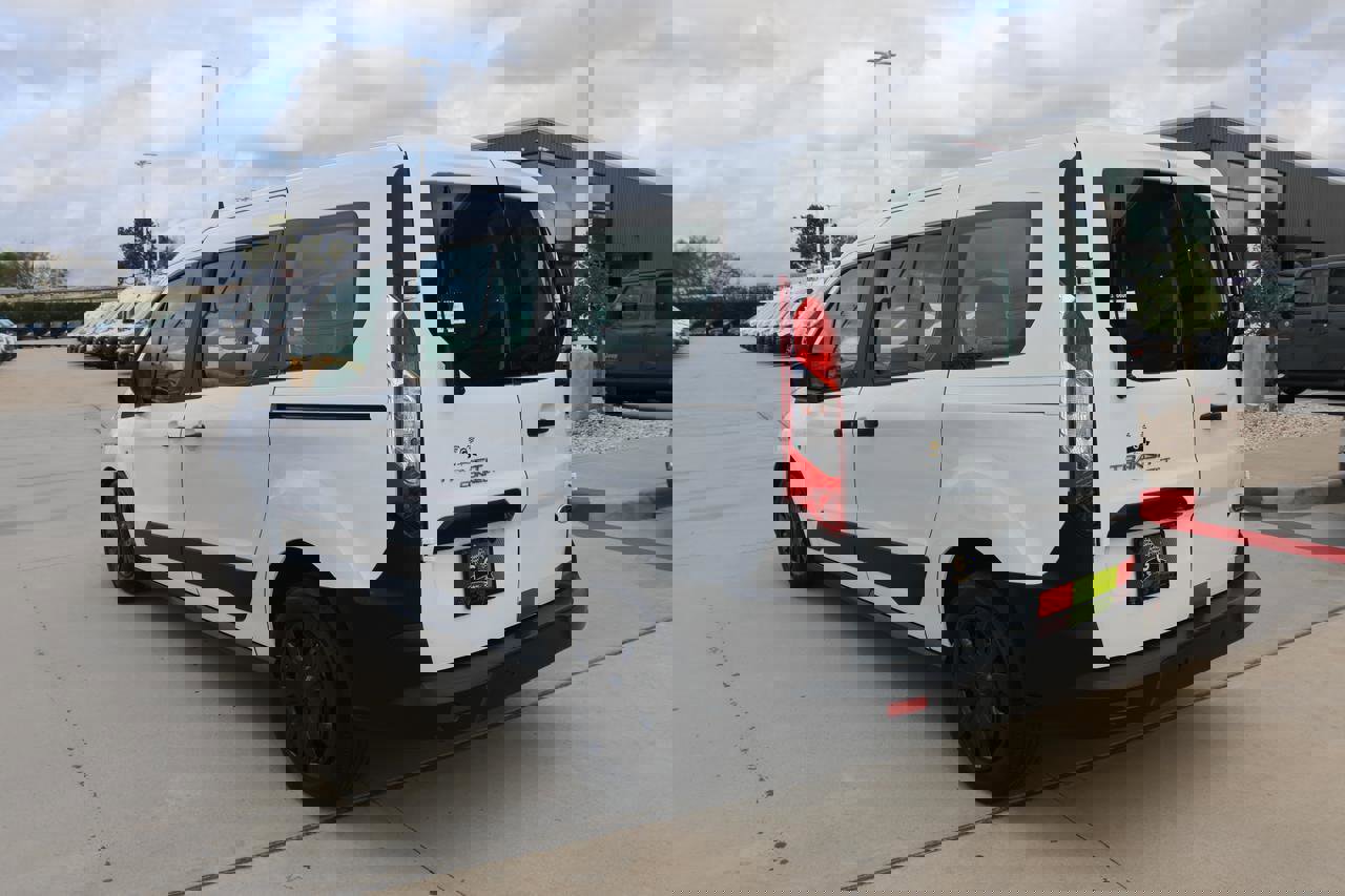 Used 2019 Ford Transit Connect XL image 3