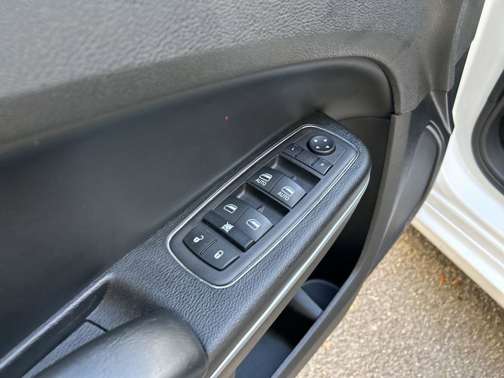 Used 2023 Chrysler 300 S image 33