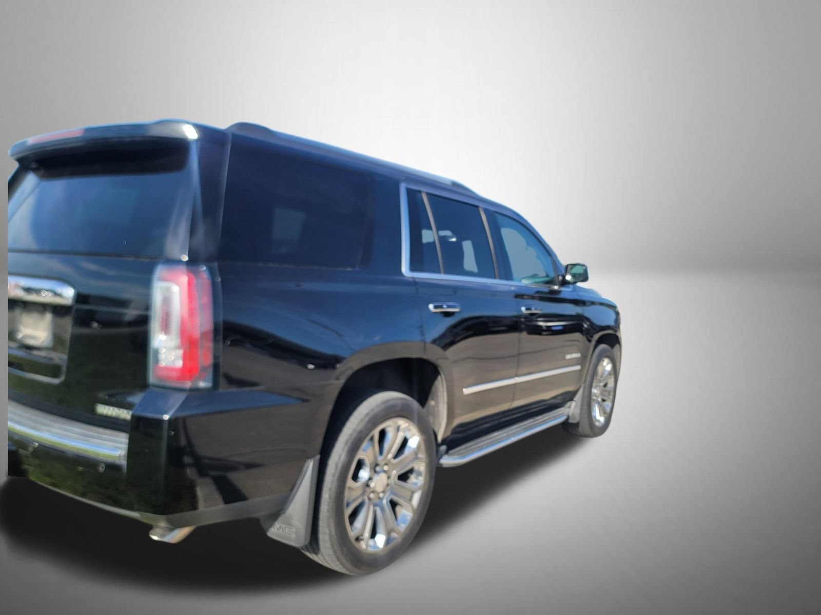 Used 2016 GMC Yukon Denali w/ Open Road Package AWD/4WD image 4