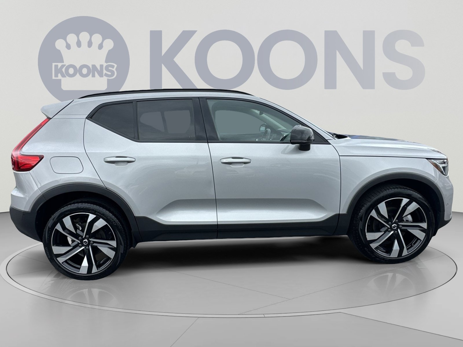 Used 2023 Volvo XC40 B5 Plus w/ Protection Package Premier AWD/4WD image 17