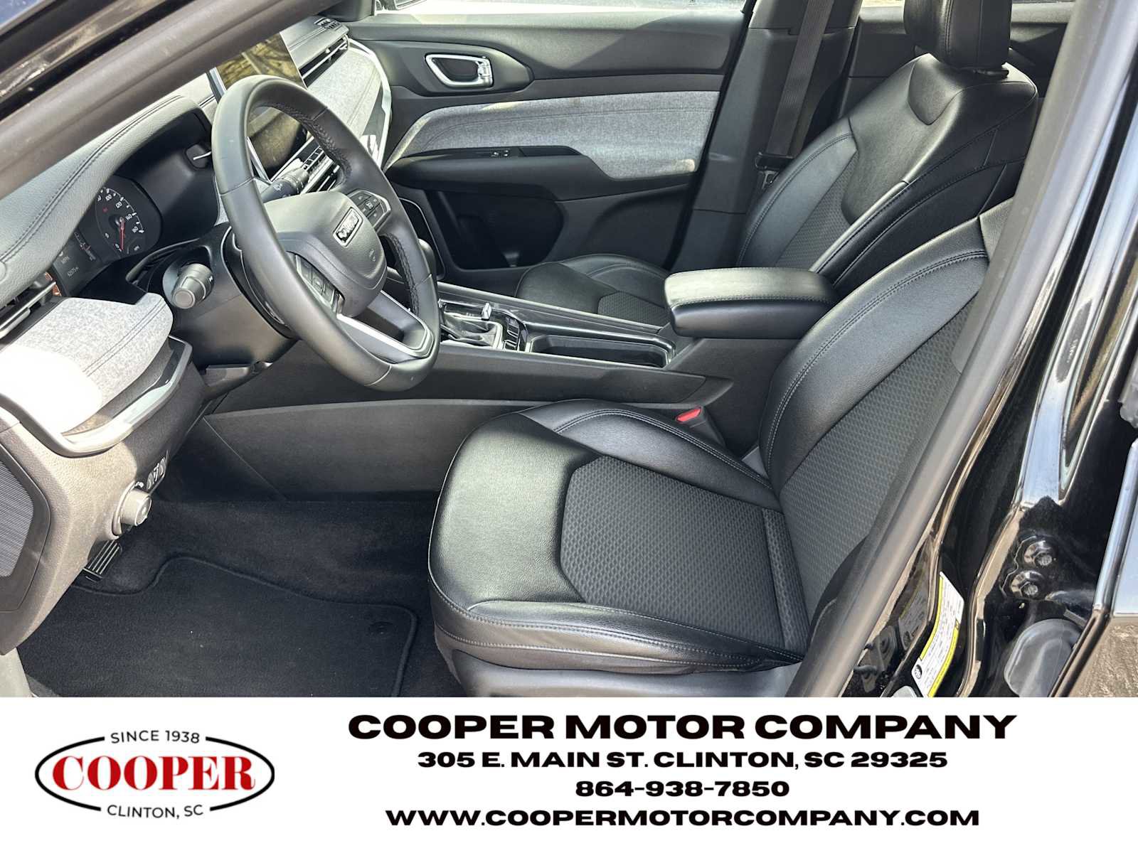 Used 2024 Jeep Compass Latitude image 10