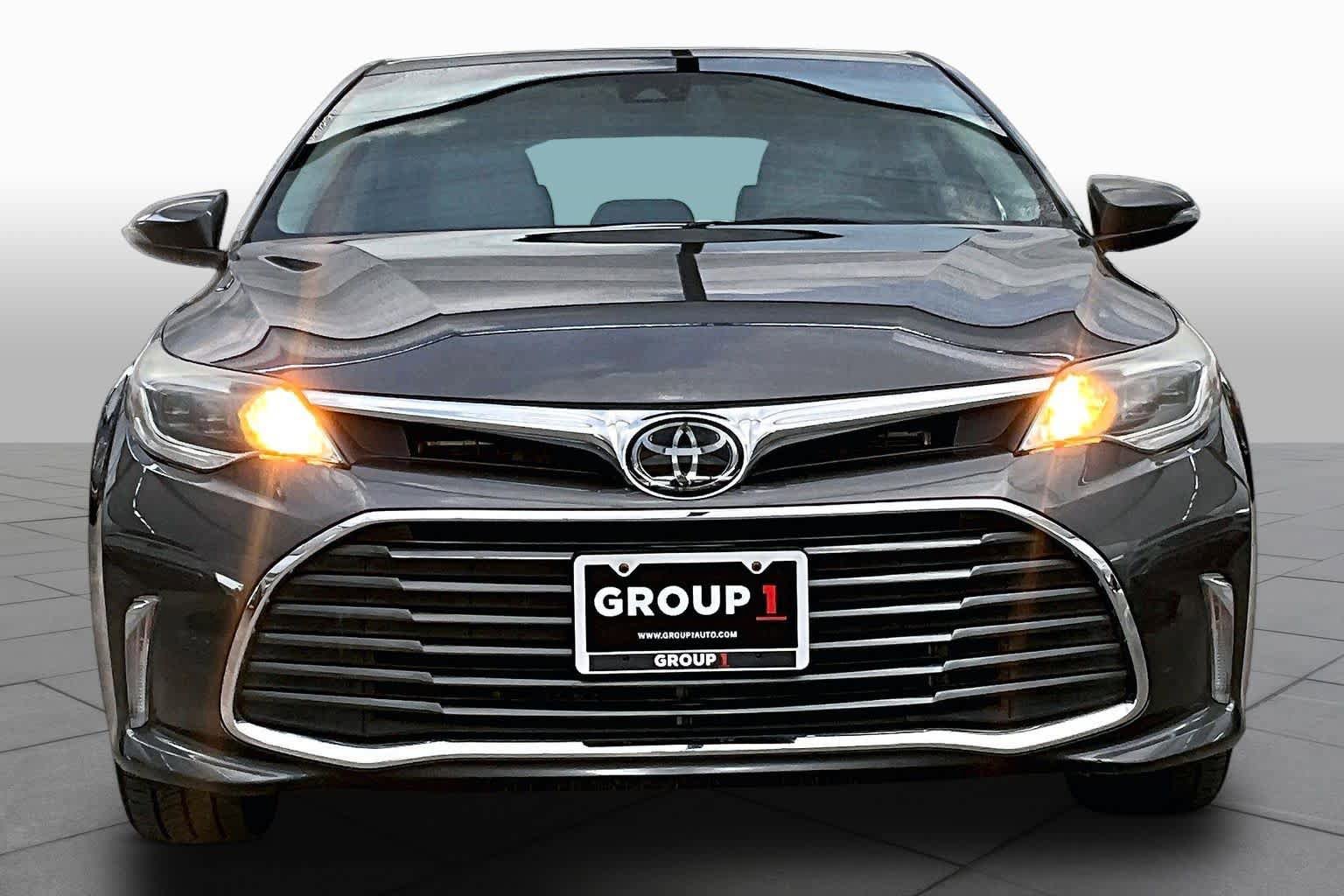 Used 2018 Toyota Avalon XLE Premium FWD image 4