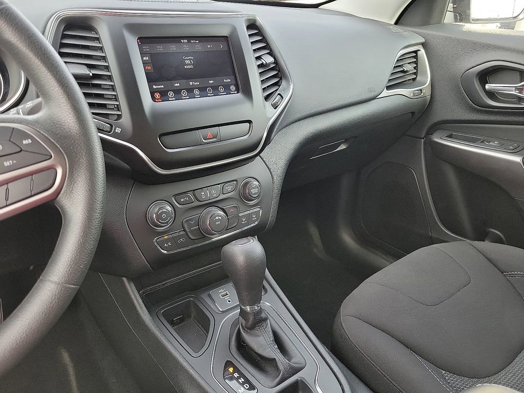 Used 2020 Jeep Cherokee Latitude image 20