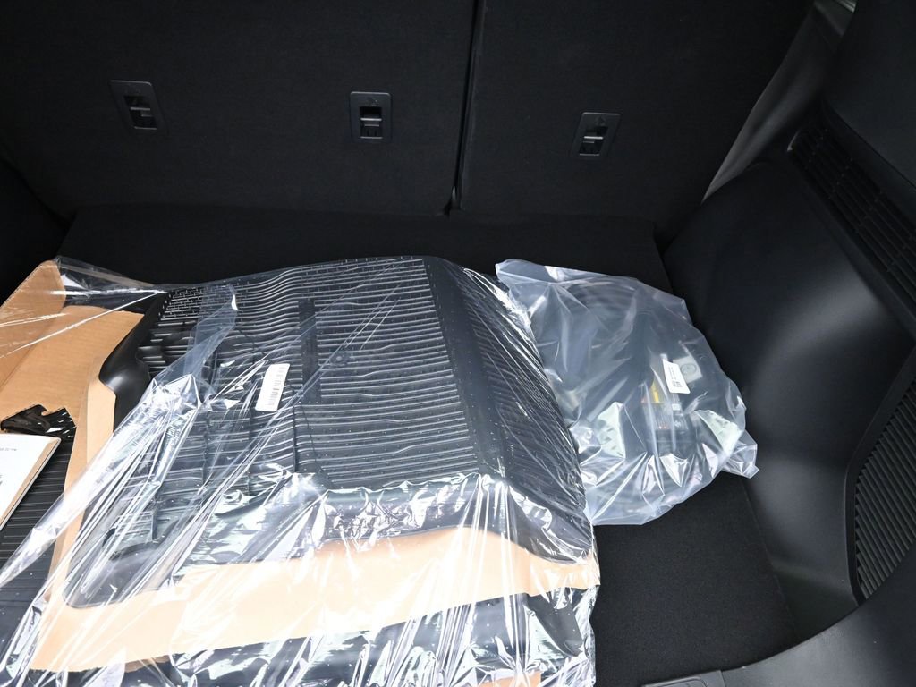 New 2025 Ford Escape SE image 17