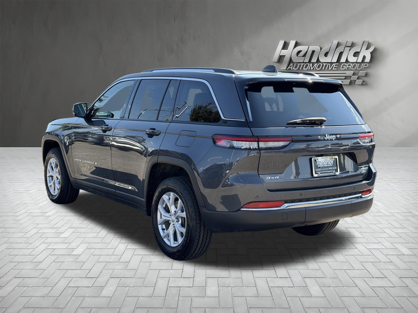 Used 2023 Jeep Grand Cherokee Limited AWD/4WD image 8