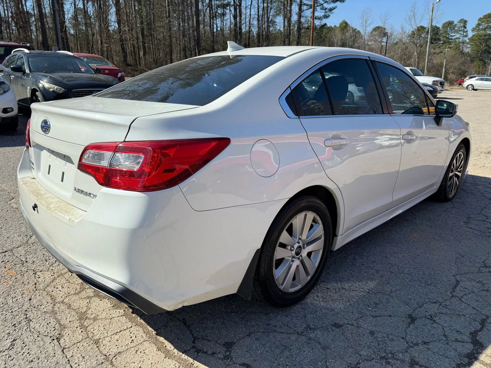 Used 2018 Subaru Legacy 2.5i Premium w/ Moonroof Package AWD/4WD image 4